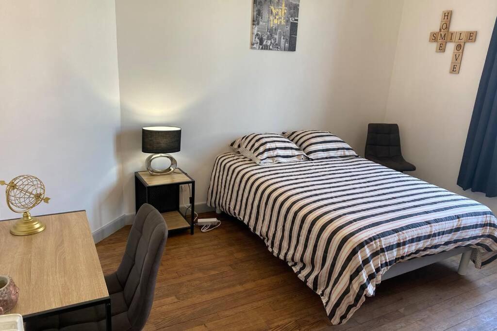 L'appartement de Molière N°3 Montluçon Extérieur photo
